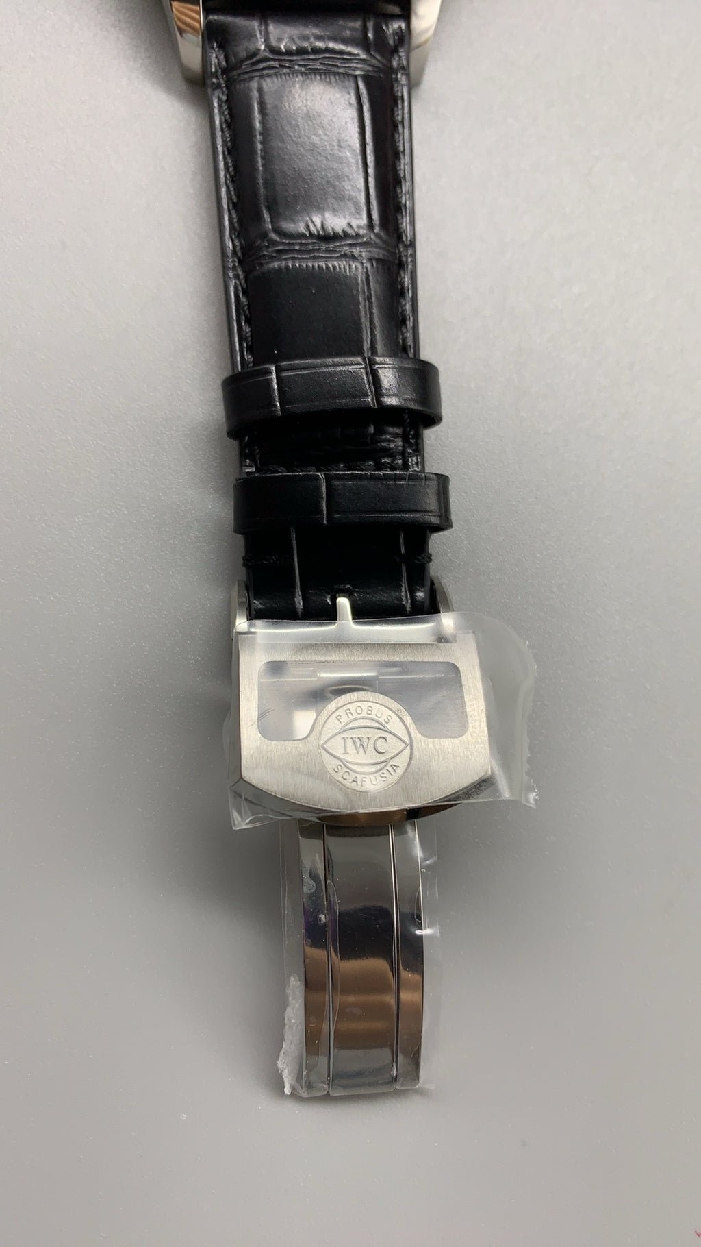 IWC Portugieser Perpetual Calendar 42 | 42MM | ตัวเรือนสแตนเลสสตีล | ฟังก์ชันปฏิทินถาวร | หน้าปัดสีขาว | สายหนังจระเข้สีดำ | กลไกอัตโนมัติ Cal.82650