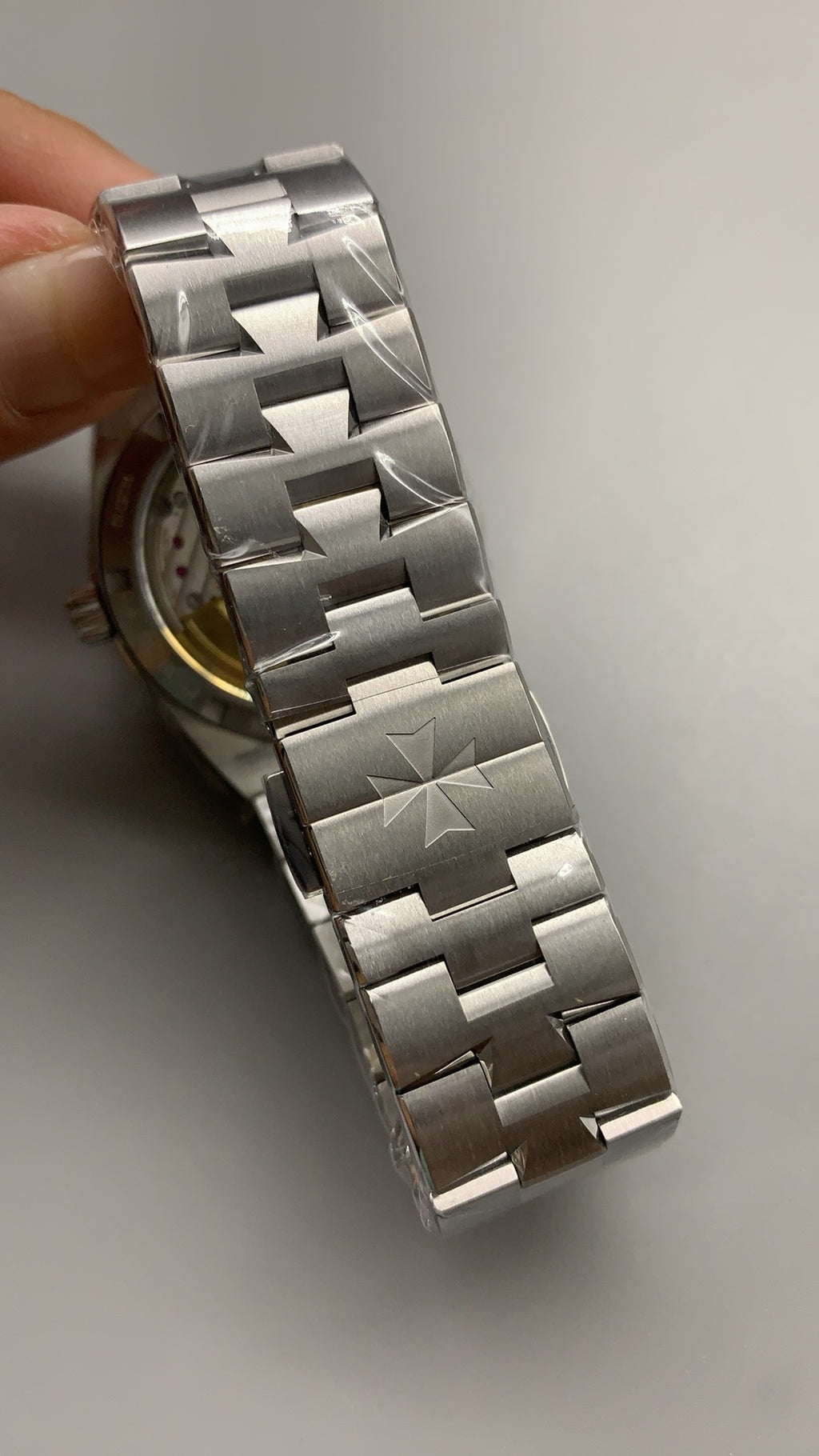 Vacheron Constantin Overseas 4500V | 41MM | ตัวเรือนสแตนเลสสตีล | หน้าปัดสีน้ำตาล | กลไกอัตโนมัติ Cal.5100