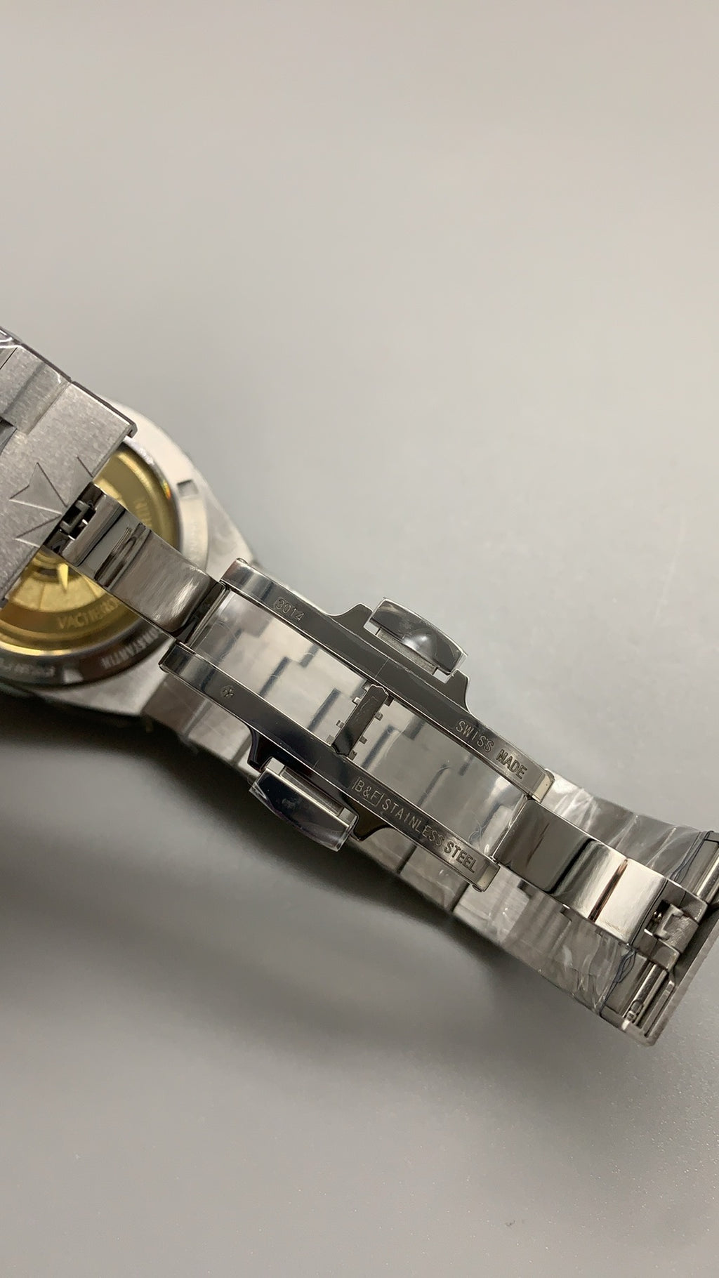 Vacheron Constantin Overseas 4500V | 41MM | ตัวเรือนสแตนเลสสตีล | หน้าปัดสีน้ำตาล | กลไกอัตโนมัติ Cal.5100