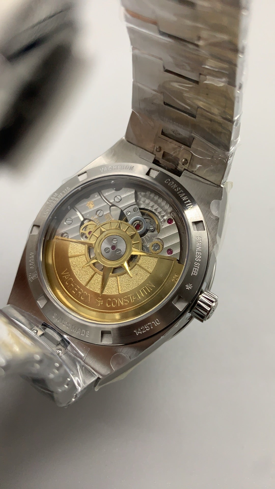 Vacheron Constantin Overseas 4500V | 41MM | ตัวเรือนสแตนเลสสตีล | หน้าปัดสีน้ำตาล | กลไกอัตโนมัติ Cal.5100