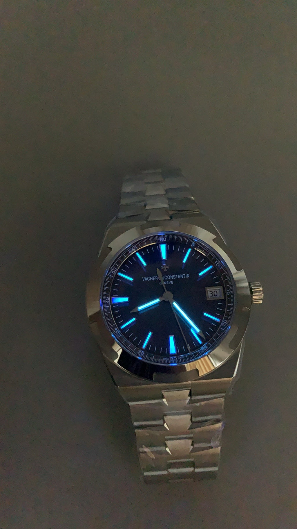 Vacheron Constantin Overseas 4500V | 41MM | ตัวเรือนสแตนเลสสตีล | หน้าปัดสีน้ำตาล | กลไกอัตโนมัติ Cal.5100