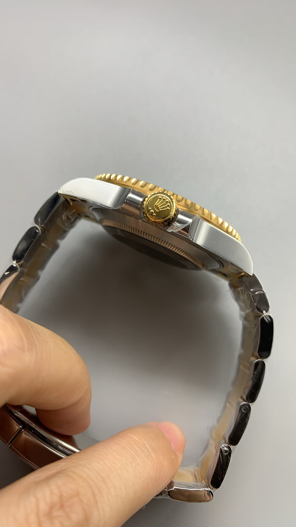 Rolex Submariner 41MM | หน้าปัดสีน้ำเงิน ขอบสีน้ำเงิน | ตัวเรือนทูโทนสแตนเลสเคลือบสีทอง PVD