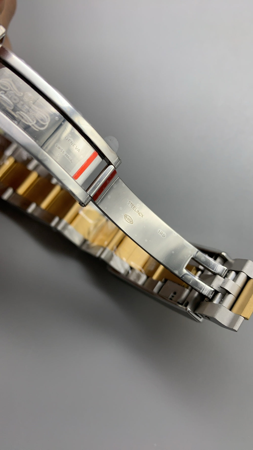 Rolex Submariner 41MM | หน้าปัดสีน้ำเงิน ขอบสีน้ำเงิน | ตัวเรือนทูโทนสแตนเลสเคลือบสีทอง PVD