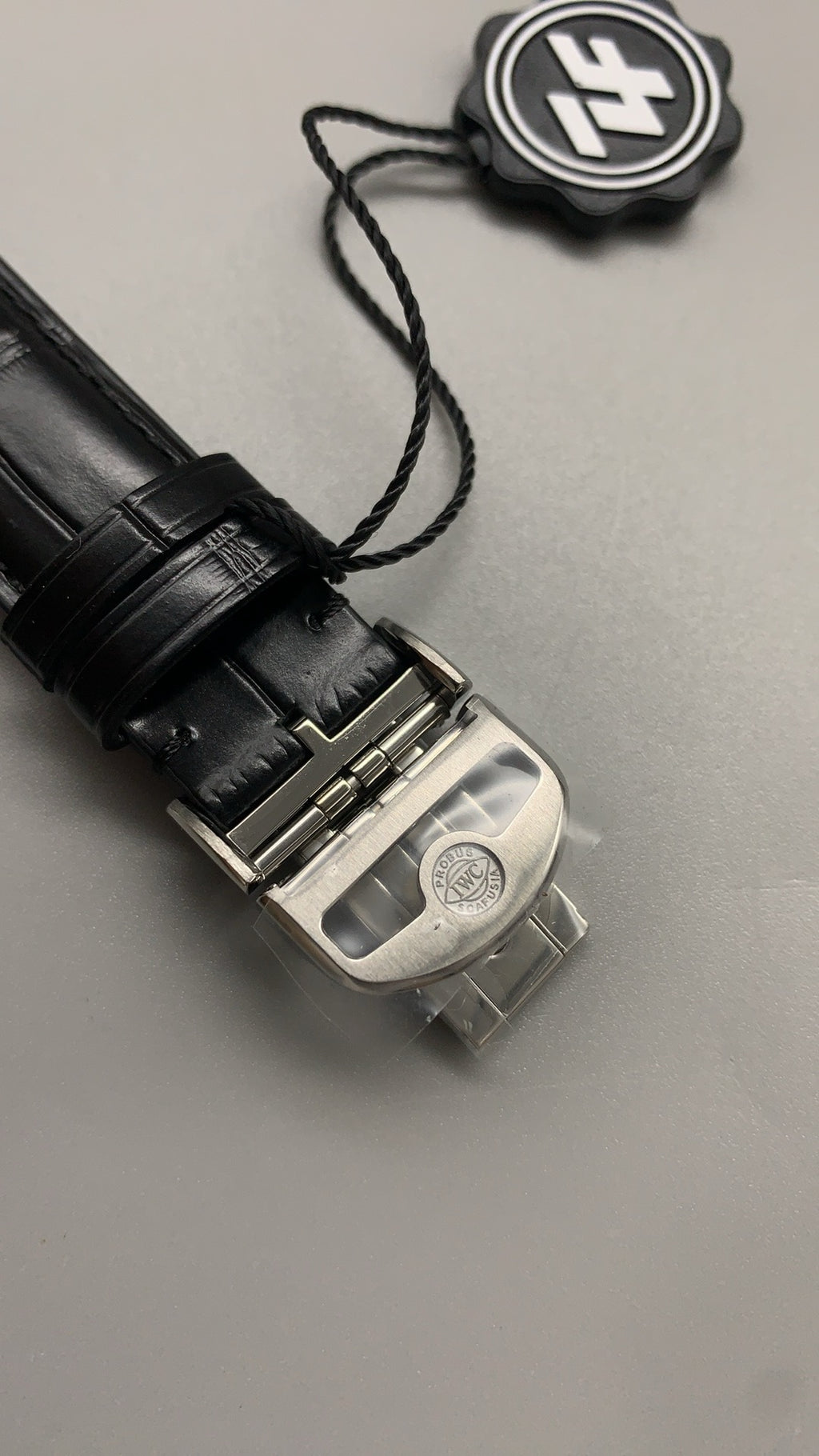 IWC Portugieser Chronograph | 41MM | ตัวเรือนสแตนเลสสตีล | ฟังก์ชันจับเวลา | หน้าปัดสีขาว | สายหนังจระเข้สีน้ำเงิน | กลไกอัตโนมัติ Cal.69355