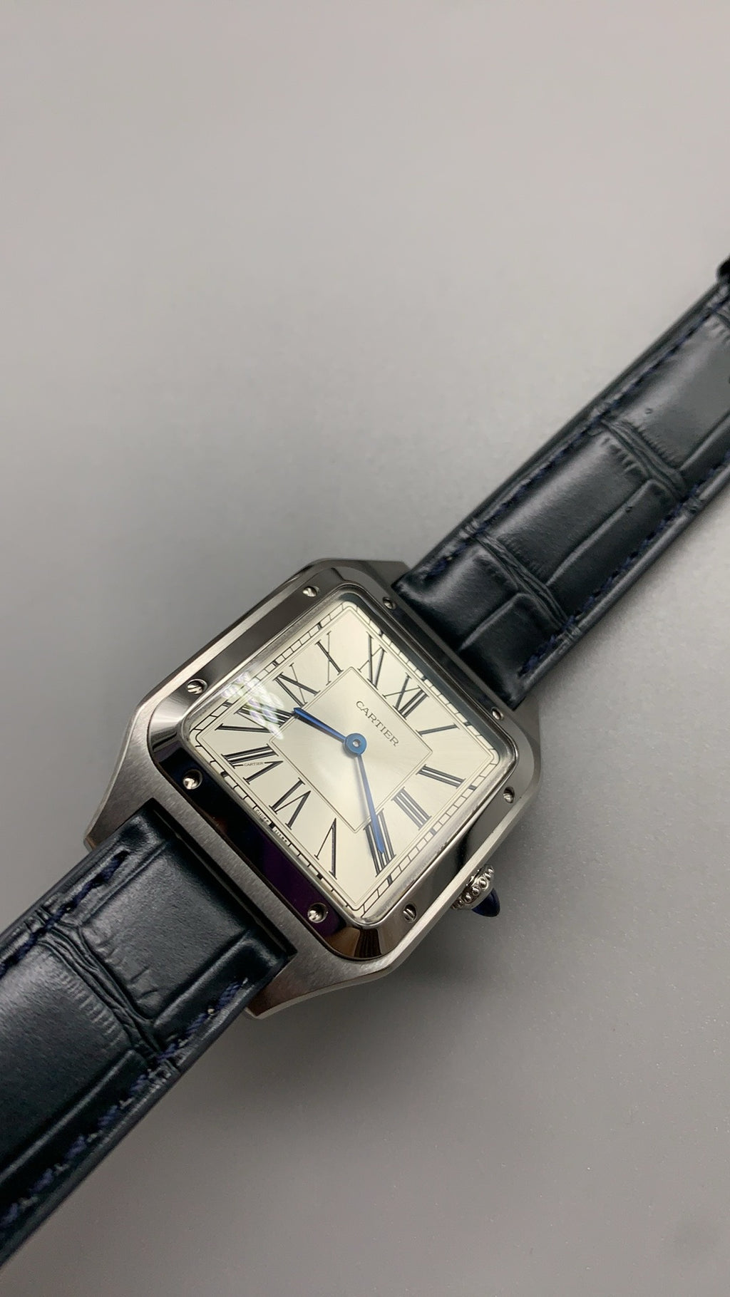 Cartier Tank Louis Dumont | ขนาดกลาง 43×31 มม. | อัตโนมัติ