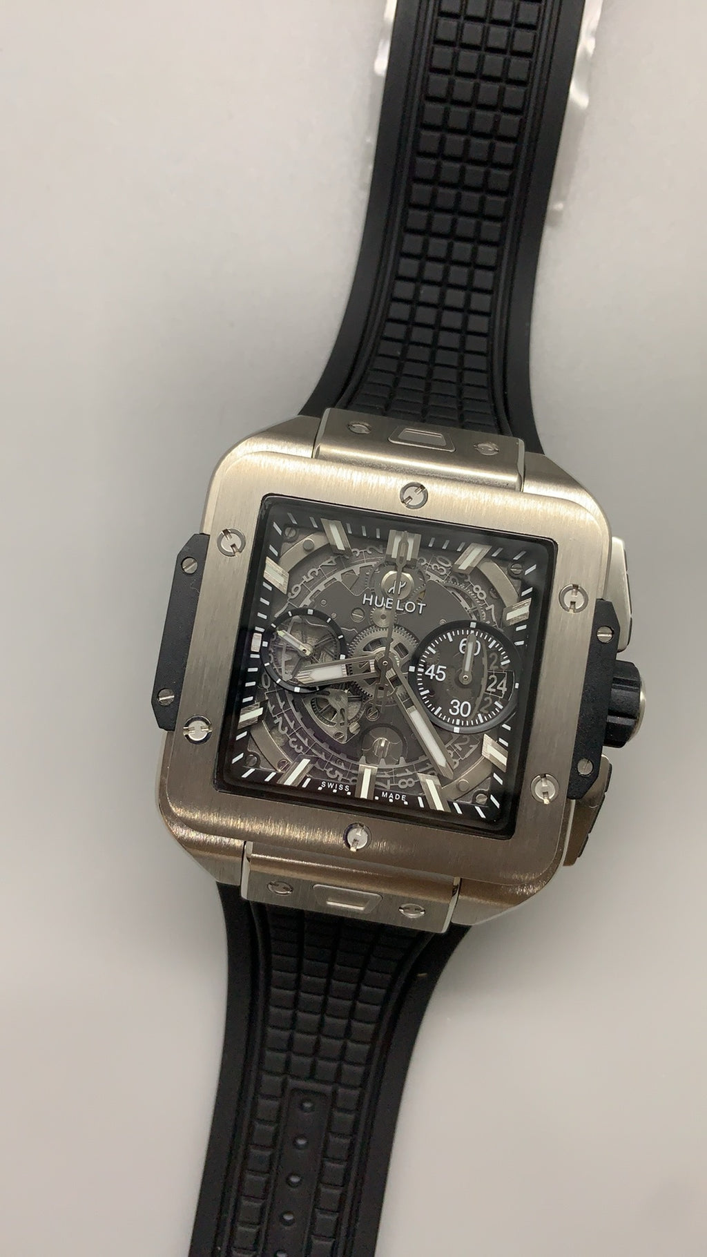 Hublot Spirit of Big Bang | 42MM | ตัวเรือนไทเทเนียมทรงถังไวน์ (Tonneau) | หน้าปัดสเกเลตัน | จับเวลา Chronograph | กลไกอัตโนมัติ HUB4700