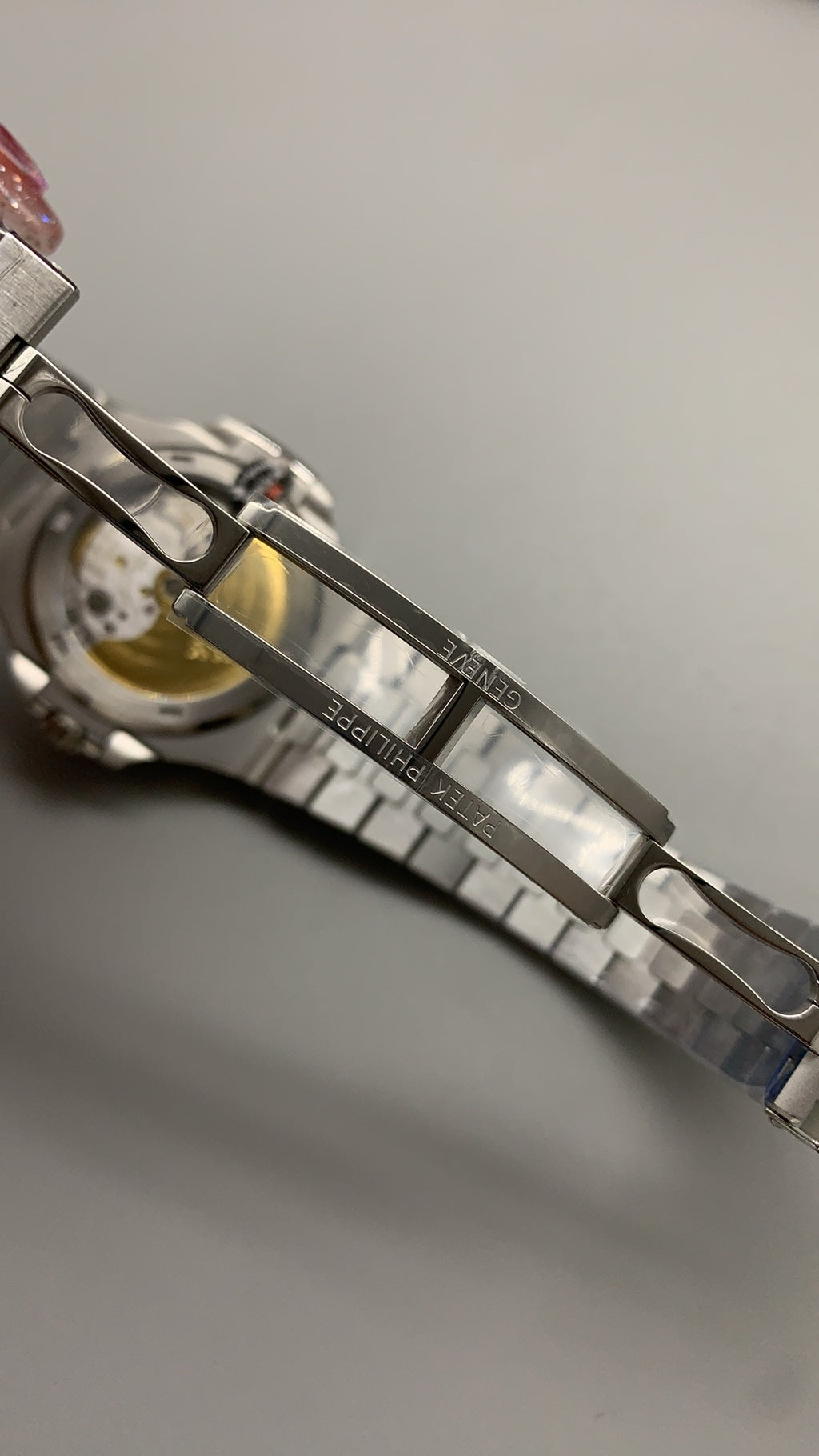 Patek Philippe Nautilus 5711 | 40MM | หน้าปัดสีเขียวลายริ้ว | กลไกอัตโนมัติ Cal.324 S C