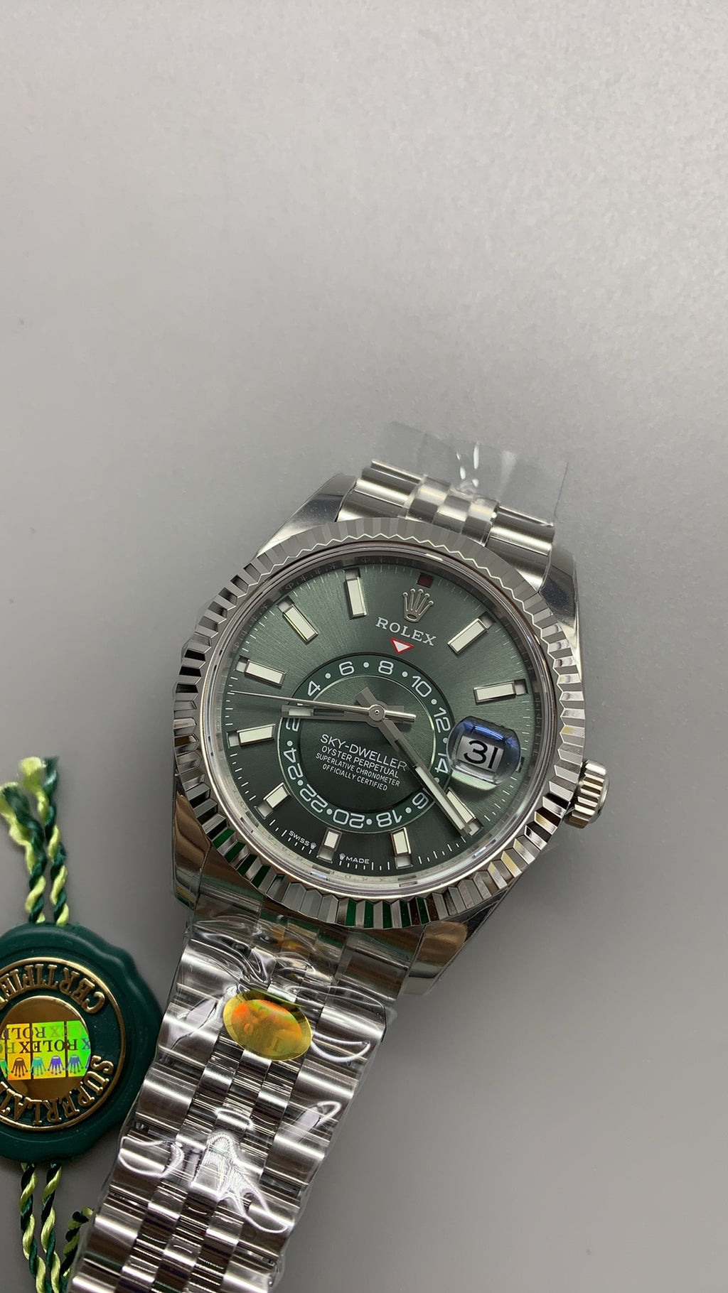 Rolex Sky-Dweller 42MM | หน้าปัดสีเขียว | กลไกอัตโนมัติ Cal.9002