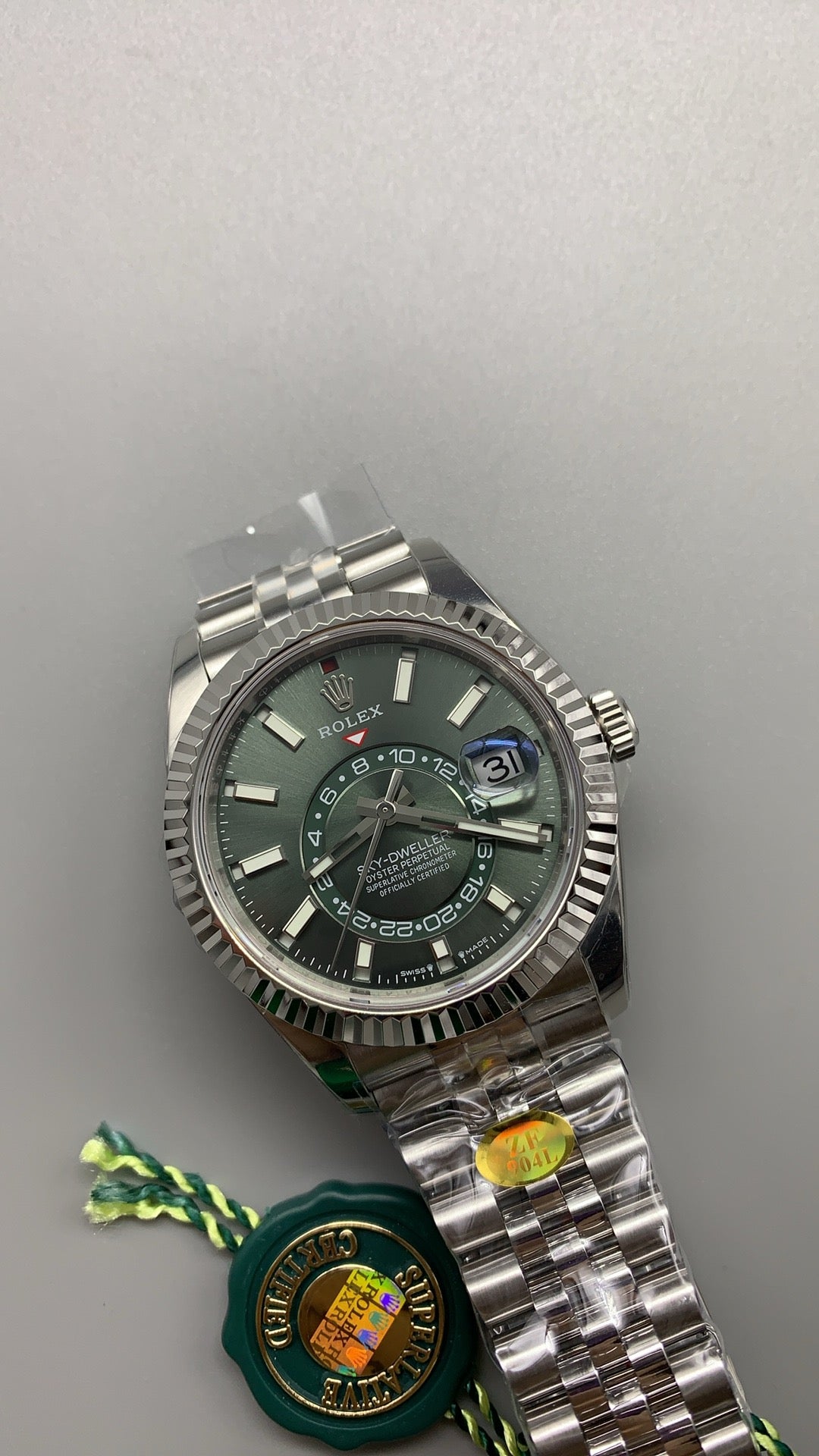 Rolex Sky-Dweller 42MM | หน้าปัดสีเขียว | กลไกอัตโนมัติ Cal.9002