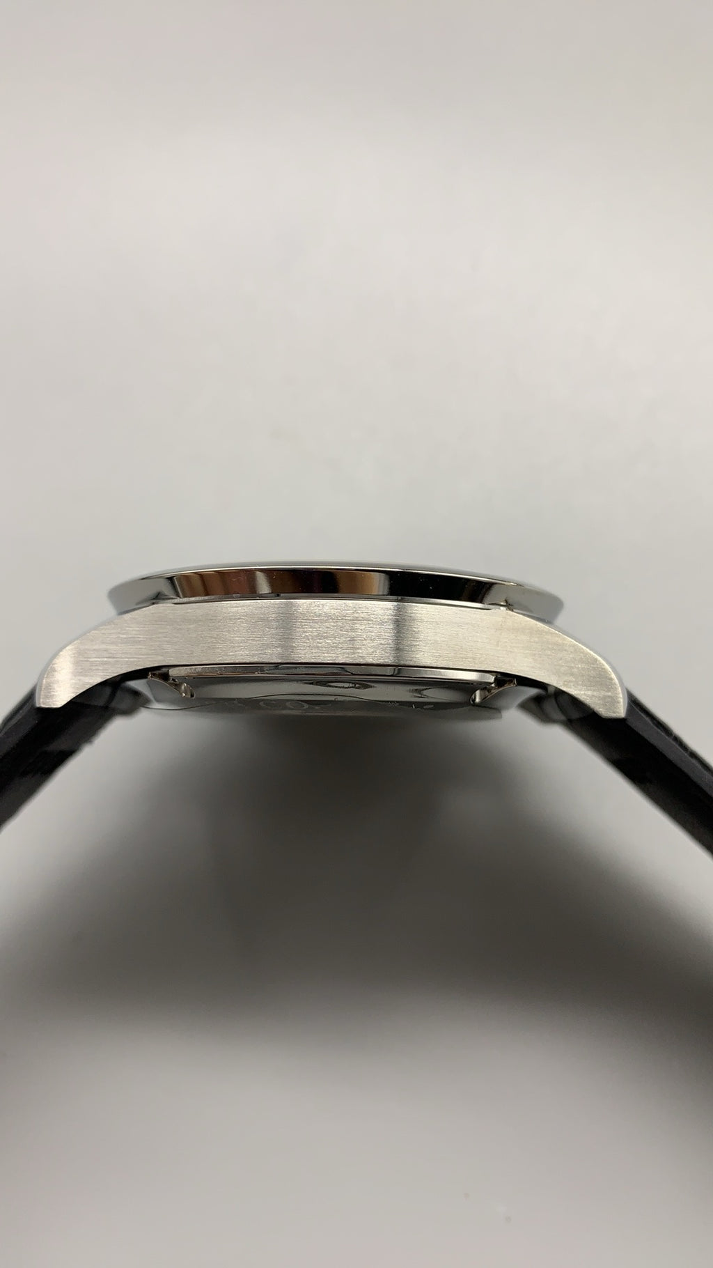 IWC Portugieser Chronograph | 41MM | ตัวเรือนสแตนเลสสตีล | ฟังก์ชันจับเวลา | หน้าปัดสีขาว | สายหนังจระเข้สีน้ำเงิน | กลไกอัตโนมัติ Cal.69355