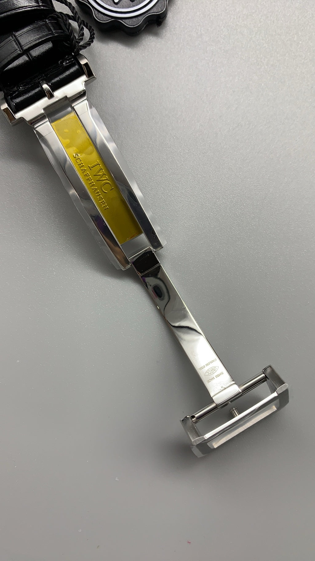 IWC Portugieser Chronograph | 41MM | ตัวเรือนสแตนเลสสตีล | ฟังก์ชันจับเวลา | หน้าปัดสีขาว | สายหนังจระเข้สีน้ำเงิน | กลไกอัตโนมัติ Cal.69355