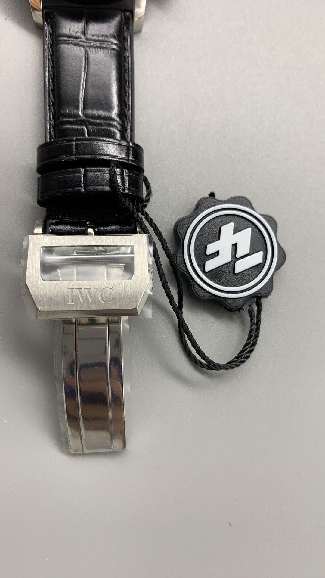 IWC Portugieser Chronograph | 41MM | ตัวเรือนสแตนเลสสตีล | ฟังก์ชันจับเวลา | หน้าปัดสีขาว | สายหนังจระเข้สีน้ำเงิน | กลไกอัตโนมัติ Cal.69355