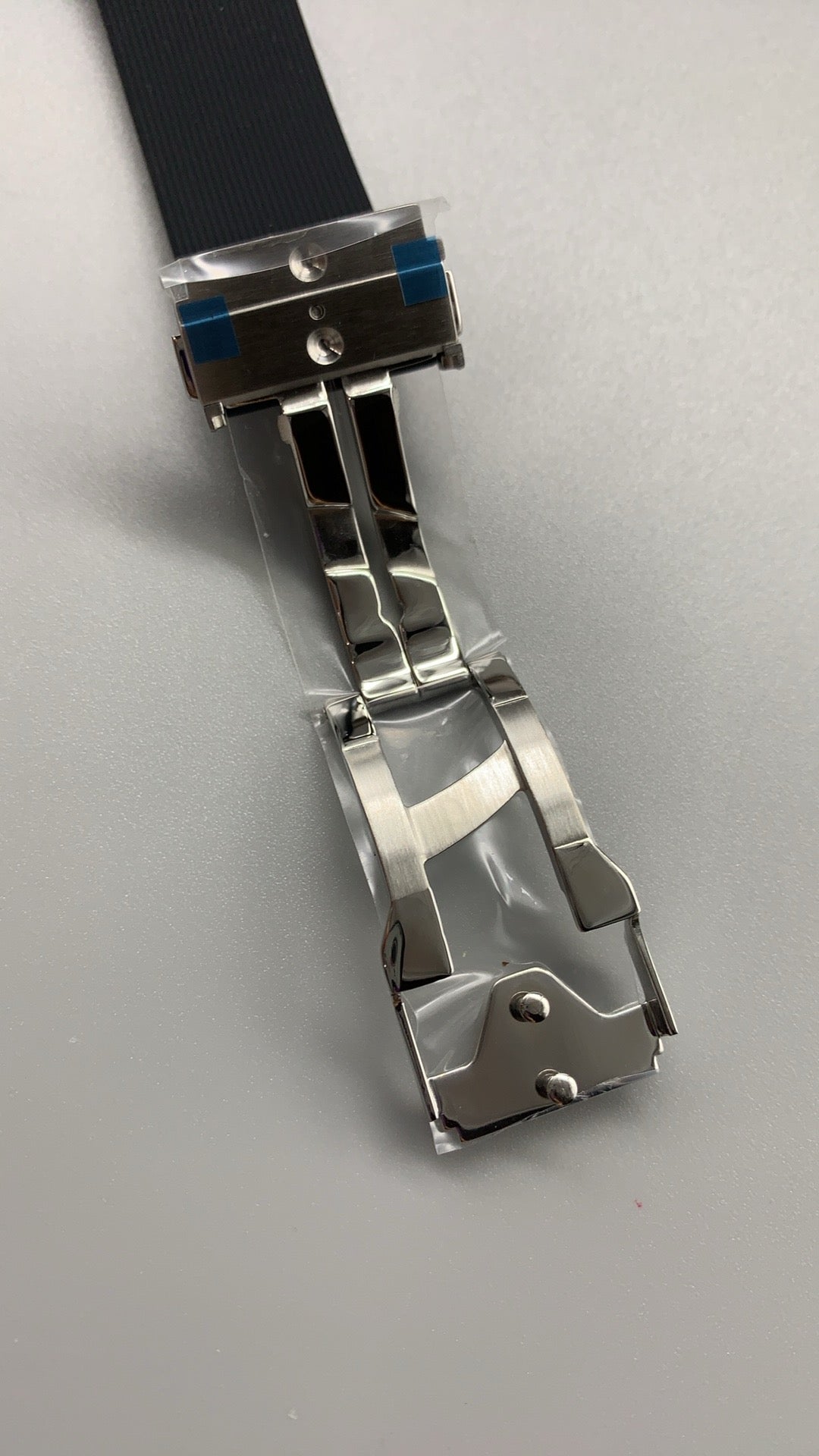 Hublot Classic Fusion | 42MM | ตัวเรือนไทเทเนียม/สแตนเลสสตีล | หน้าปัดสีดำเรียบหรู | กลไกอัตโนมัติ HUB1110