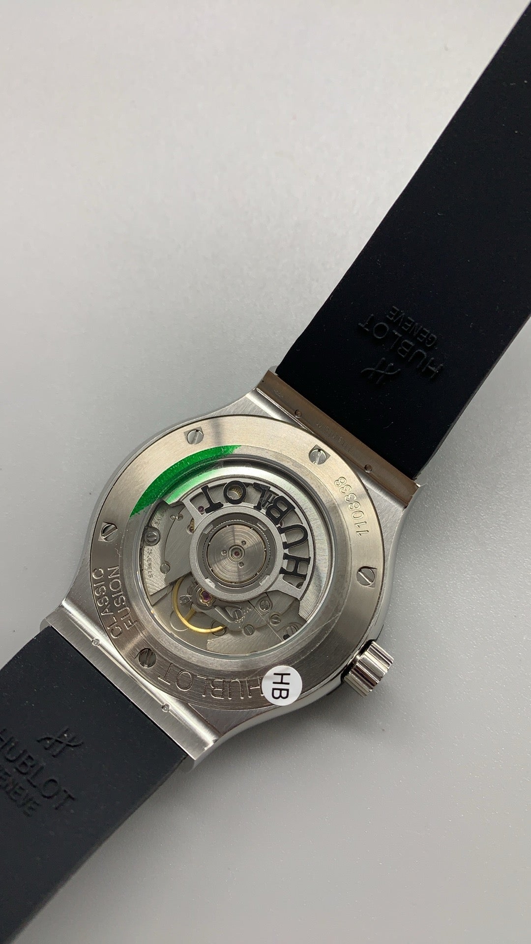 Hublot Classic Fusion | 42MM | ตัวเรือนไทเทเนียม/สแตนเลสสตีล | หน้าปัดสีดำเรียบหรู | กลไกอัตโนมัติ HUB1110