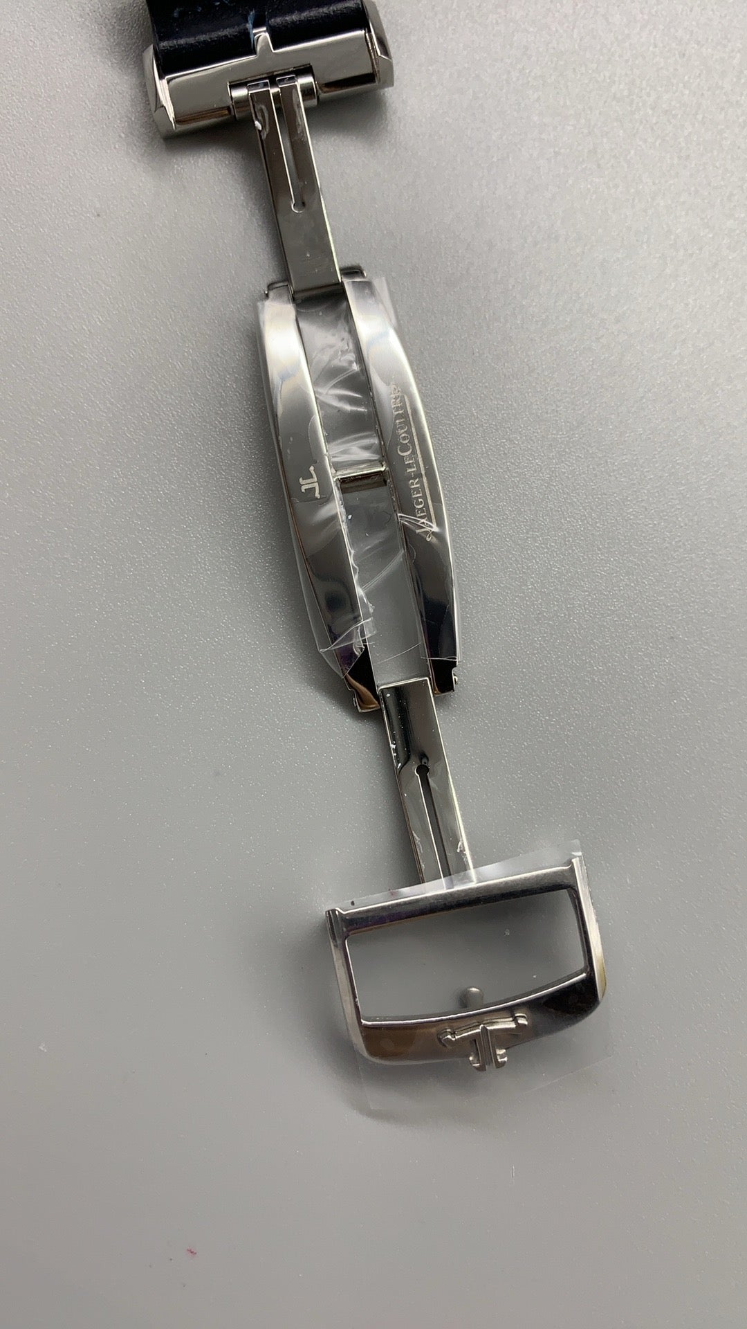 Jaeger-LeCoultre Reverso Classic Small Seconds | 45.6×27.4MM | Stainless steel case | Manual winding movement | Blue dial | Blue alligator strap | Small seconds function