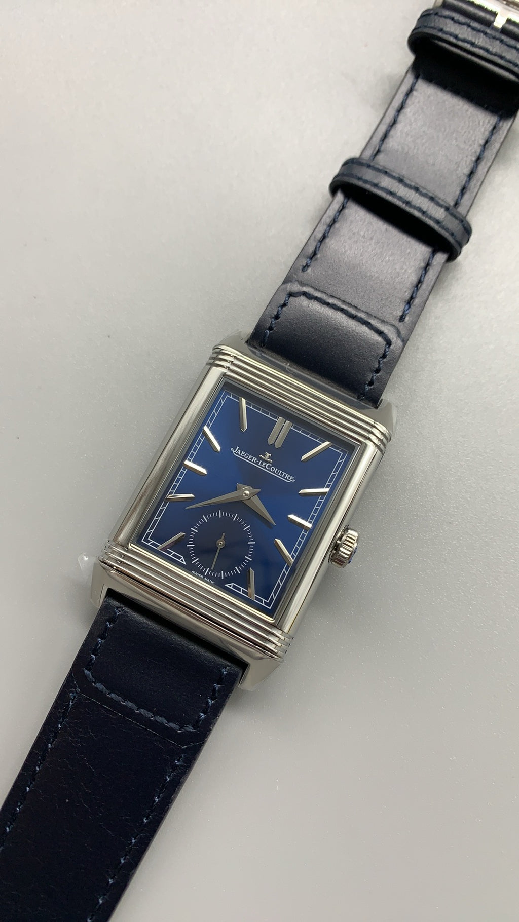 Jaeger-LeCoultre Reverso Classic Small Seconds | 45.6×27.4MM | Stainless steel case | Manual winding movement | Blue dial | Blue alligator strap | Small seconds function