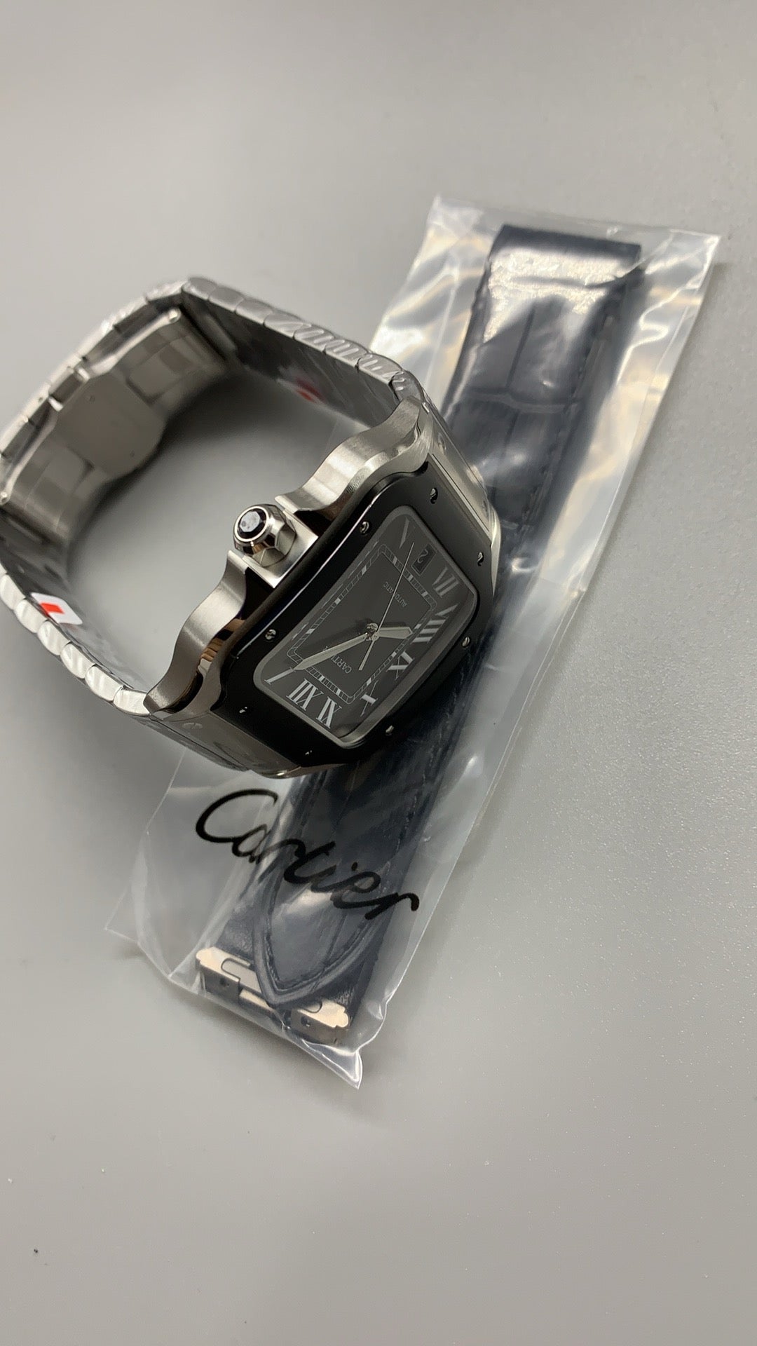 Cartier Santos de Cartier | Size 40 mm (Large) | Black bezel | Automatic