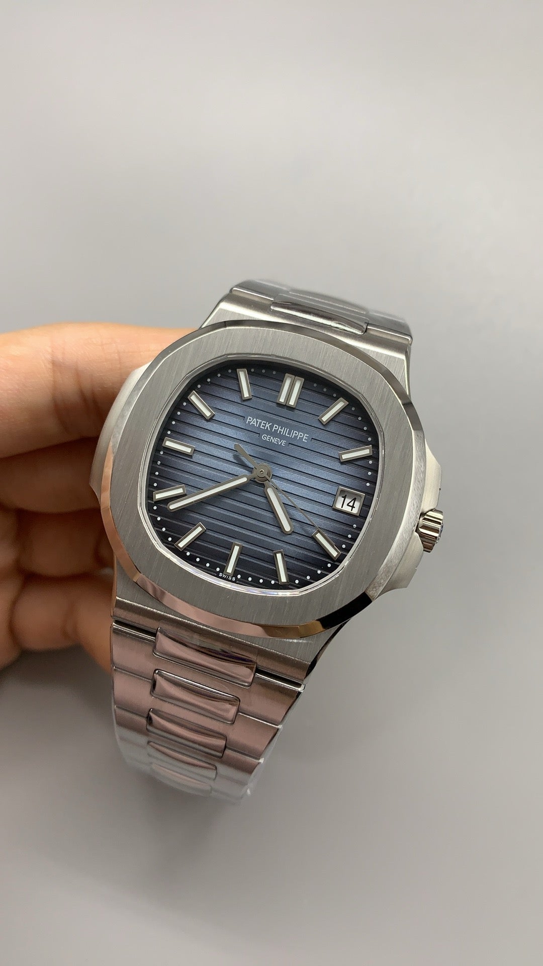 Patek Philippe Nautilus 5811 | 41MM | รุ่นใหม่! | หน้าปัดสีน้ำเงินซันเรย์ | กลไกอัตโนมัติ Cal.26-330