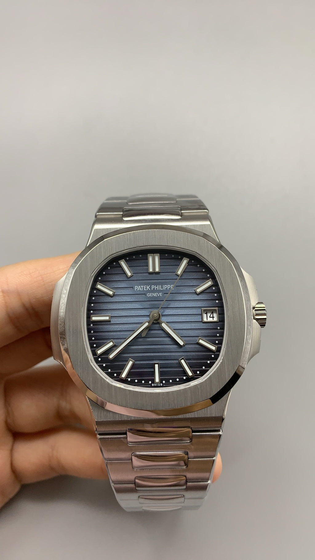 Patek Philippe Nautilus 5811 | 41MM | รุ่นใหม่! | หน้าปัดสีน้ำเงินซันเรย์ | กลไกอัตโนมัติ Cal.26-330
