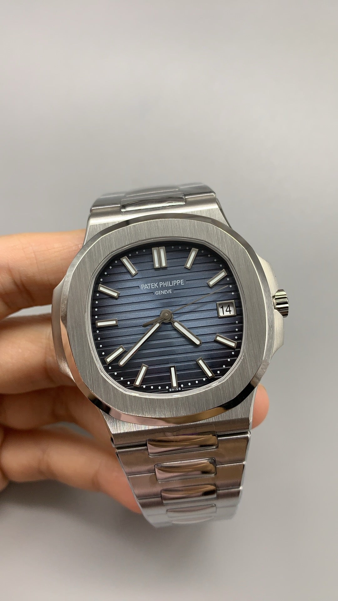 Patek Philippe Nautilus 5811 | 41MM | รุ่นใหม่! | หน้าปัดสีน้ำเงินซันเรย์ | กลไกอัตโนมัติ Cal.26-330