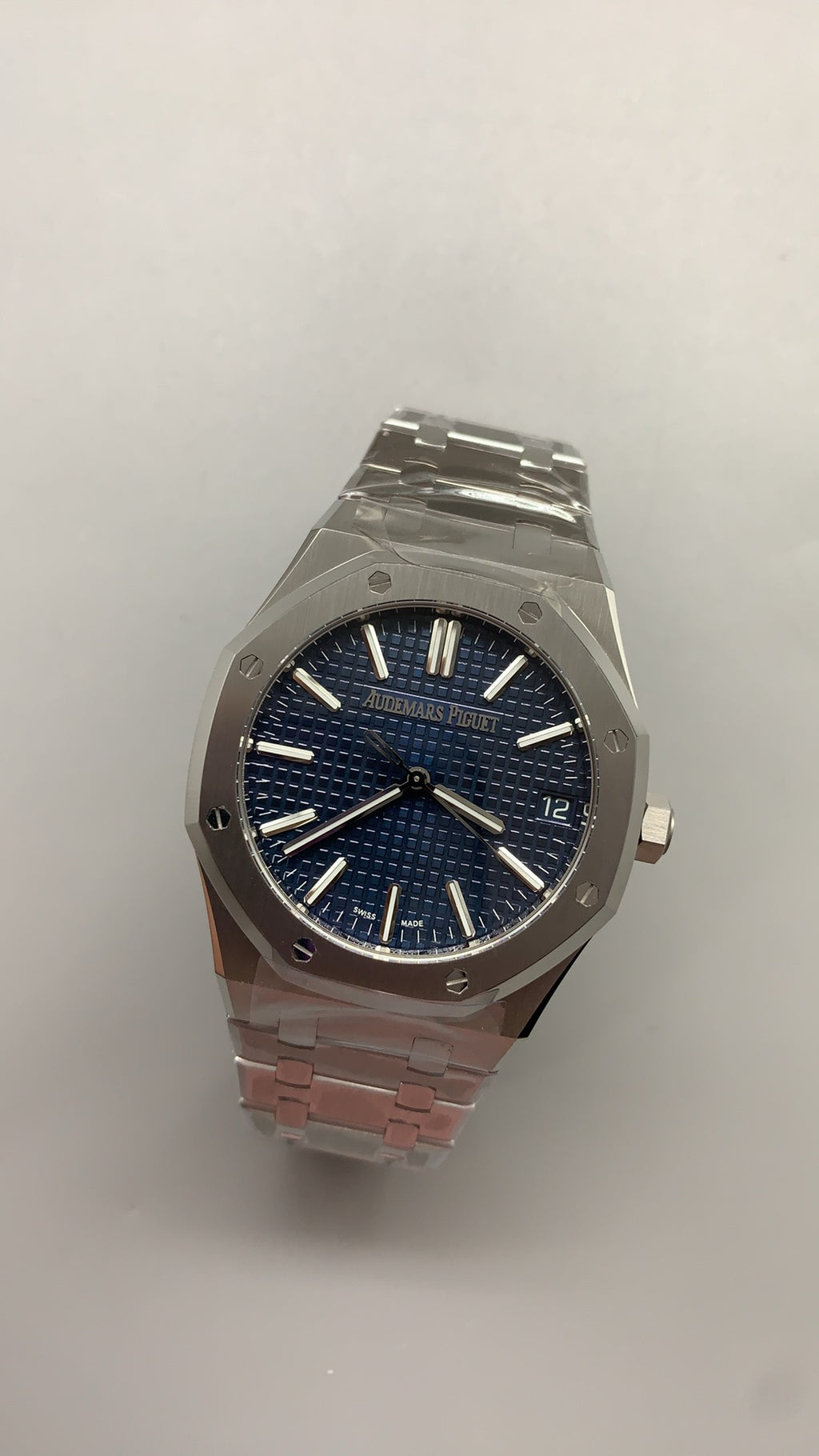 Audemars Piguet Royal Oak 15510ST | 41MM | ตัวเรือนสแตนเลสสตีล | หน้าปัดสีน้ำเงิน | กลไกอัตโนมัติ Cal.4302