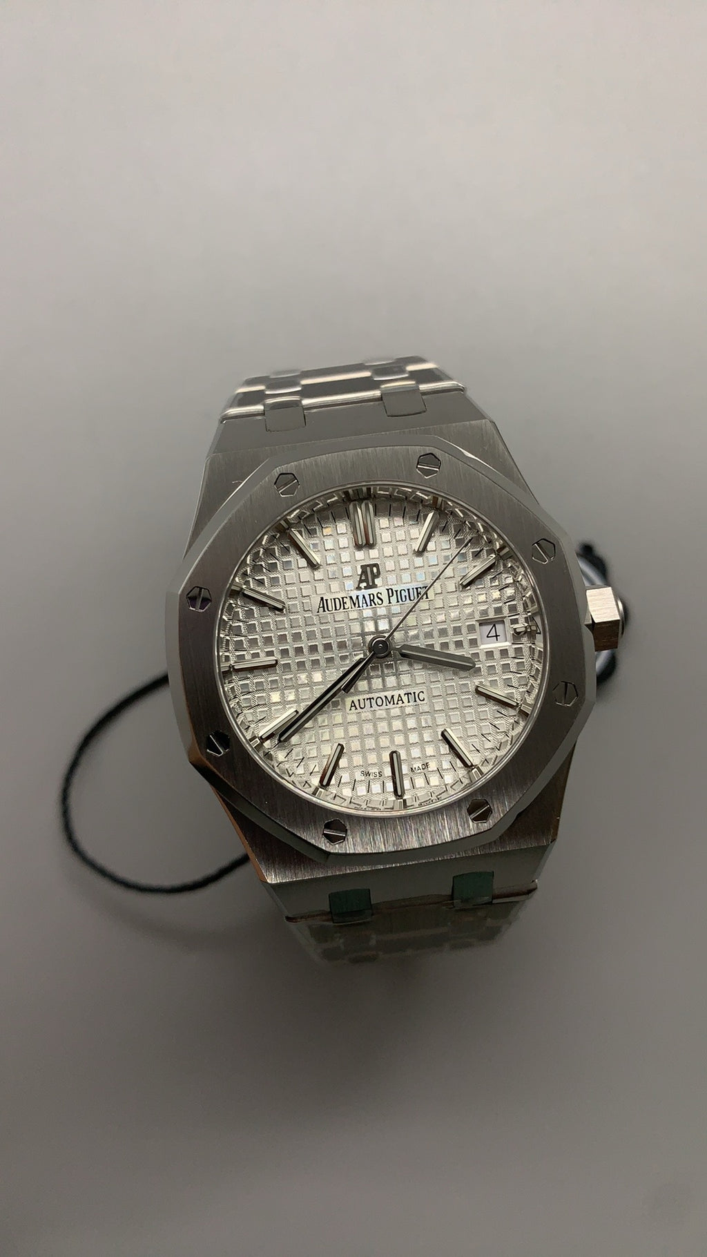 Audemars Piguet Royal Oak 15450ST | 37MM | ตัวเรือนสแตนเลสสตีล | หน้าปัดสีขาว | กลไกอัตโนมัติ Cal.3120