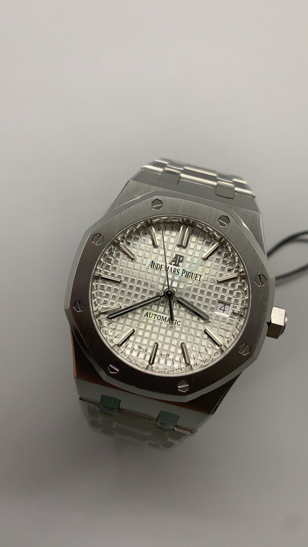 Audemars Piguet Royal Oak 15450ST | 37MM | ตัวเรือนสแตนเลสสตีล | หน้าปัดสีขาว | กลไกอัตโนมัติ Cal.3120
