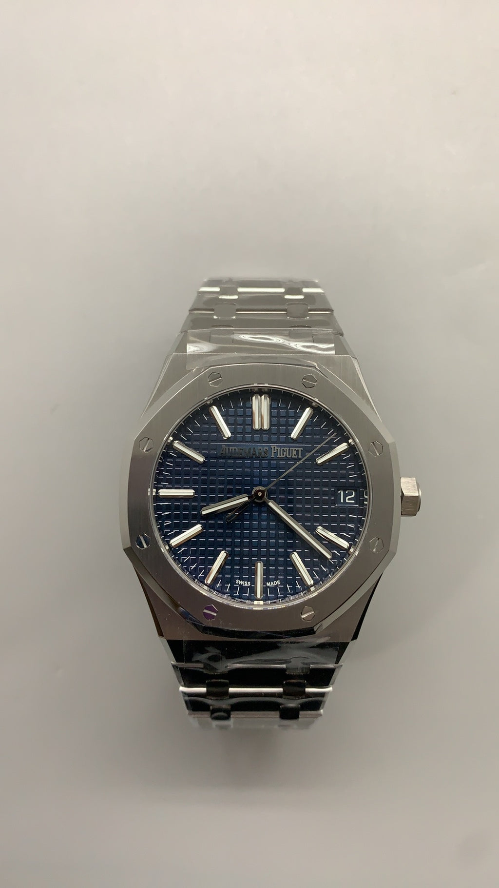 Audemars Piguet Royal Oak 15510ST | 41MM | ตัวเรือนสแตนเลสสตีล | หน้าปัดสีน้ำเงิน | กลไกอัตโนมัติ Cal.4302