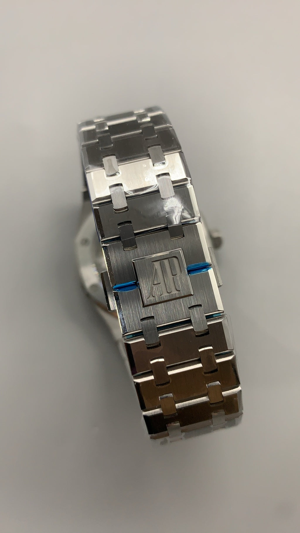 Audemars Piguet Royal Oak 15510ST | 41MM | ตัวเรือนสแตนเลสสตีล | หน้าปัดสีน้ำเงิน | กลไกอัตโนมัติ Cal.4302