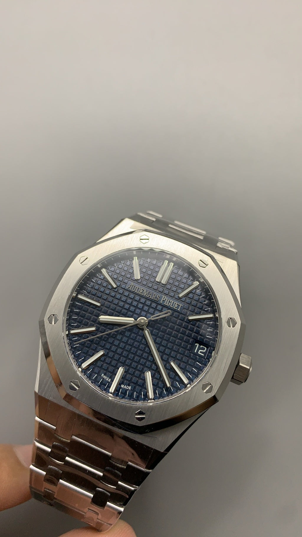 Audemars Piguet Royal Oak 15510ST | 41MM | ตัวเรือนสแตนเลสสตีล | หน้าปัดสีน้ำเงิน | กลไกอัตโนมัติ Cal.4302
