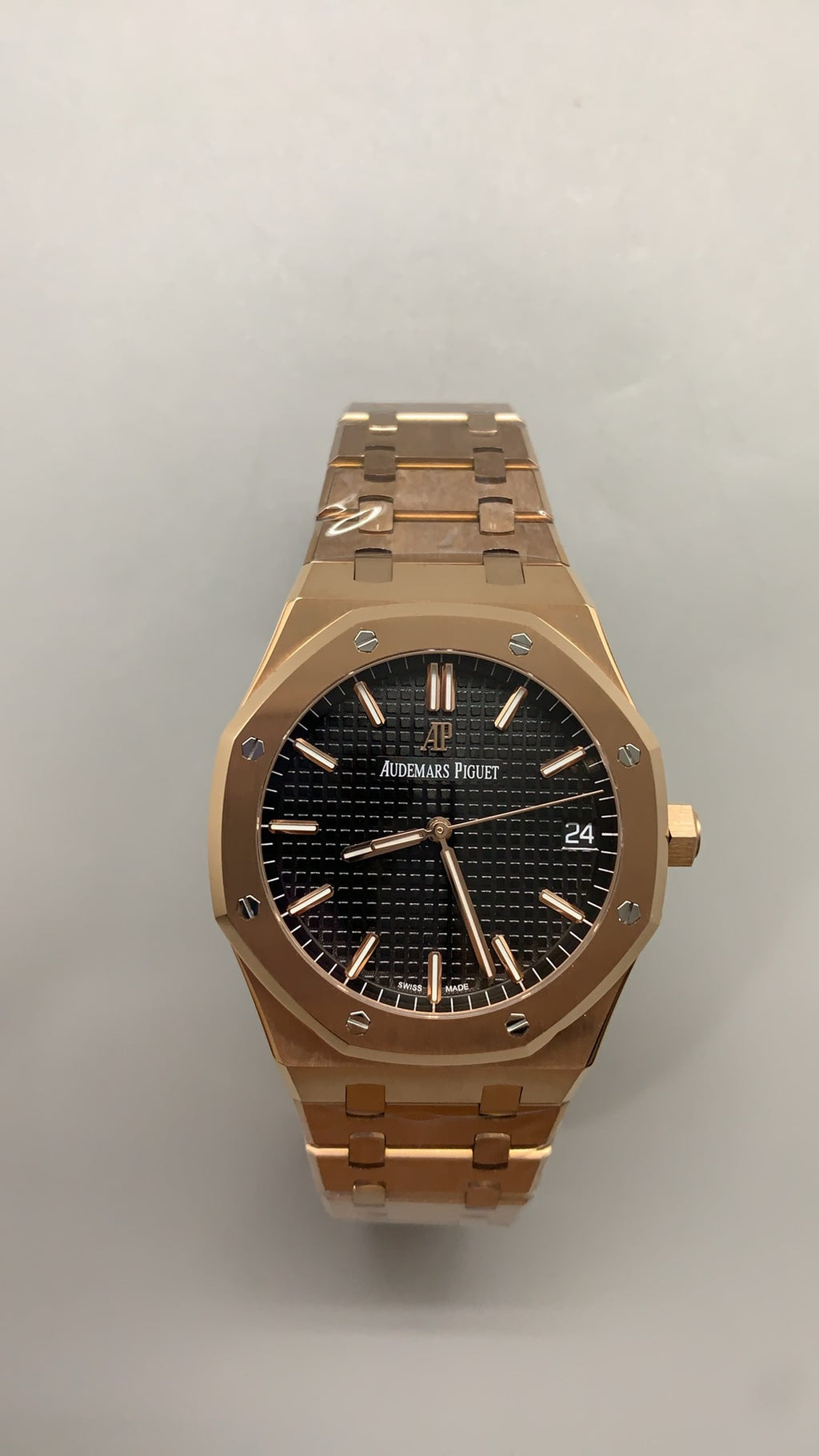 Audemars Piguet Royal Oak 15500 | 41MM | ตัวเรือนสแตนเลสสตีลเคลือบสีโรสโกลด์ PVD | หน้าปัดสีดำ | กลไกอัตโนมัติ Cal.4302