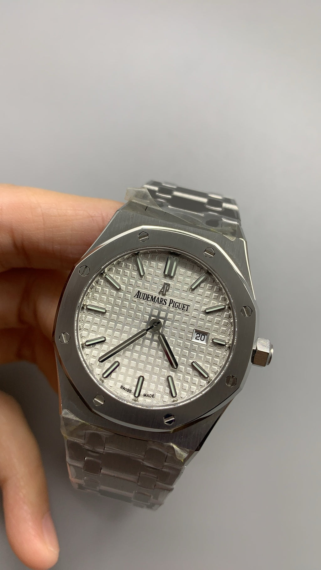 Audemars Piguet Royal Oak 33MM | ตัวเรือนสแตนเลสสตีล | หน้าปัดสีขาว | ระบบควอทซ์ (Quartz)