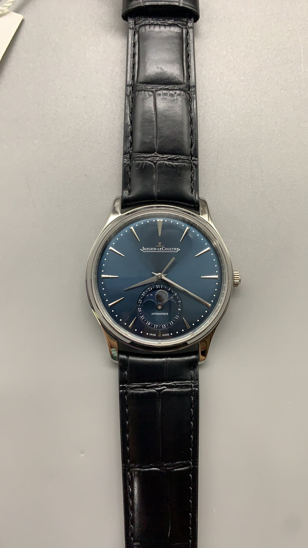 Jaeger-LeCoultre Master Ultra Thin Moon | 39MM | Stainless Steel Case | Moon Phase + Date Function | Blue Dial | Black Alligator Strap | Automatic Movement Cal.925/1