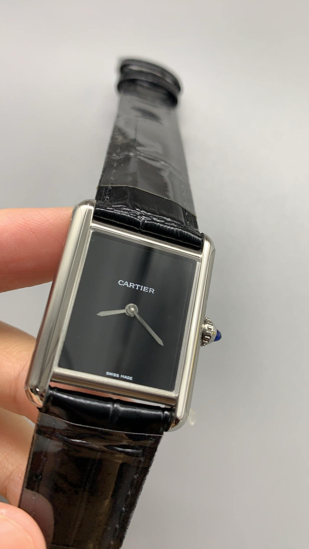 Cartier Tank Must | ขนาดกลาง 33×25 มม. | สายหนัง | ควอตซ์