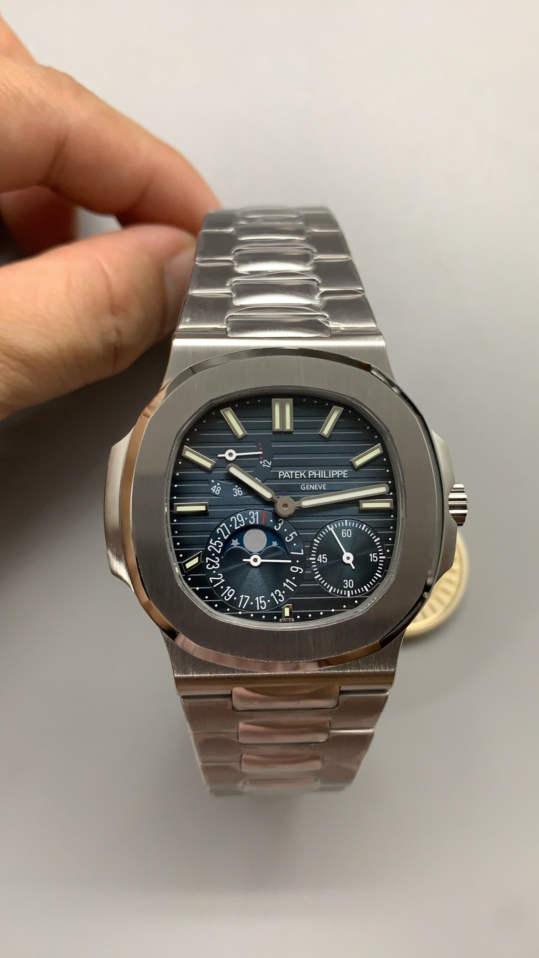 Patek Philippe Nautilus 5712 | 40MM | รุ่นใหม่! พร้อมบานพับสายแบบใหม่ | หน้าปัดสีน้ำเงินเทา | กลไกอัตโนมัติ Cal.240