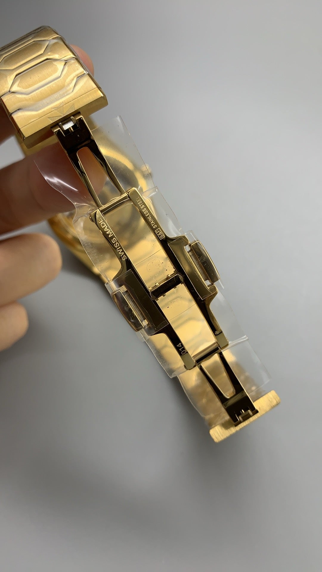 Vacheron Constantin Historiques 222 | 37MM | ตัวเรือนสแตนเลสสตีลเคลือบสีทองแบบ PVD | หน้าปัดสีทองแชมเปญ | กลไกอัตโนมัติ Cal.2455/2