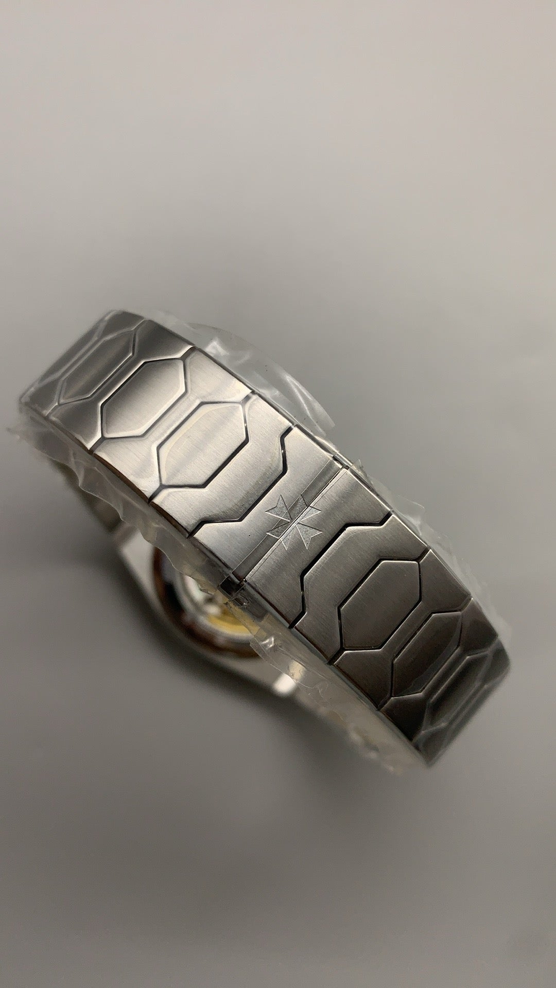 Vacheron Constantin Historiques 222 | 37MM | ตัวเรือนสแตนเลสสตีล/เคลือบสีโรสโกลด์ PVD | หน้าปัดสีทองแชมเปญ | กลไกอัตโนมัติ Cal.2455/2