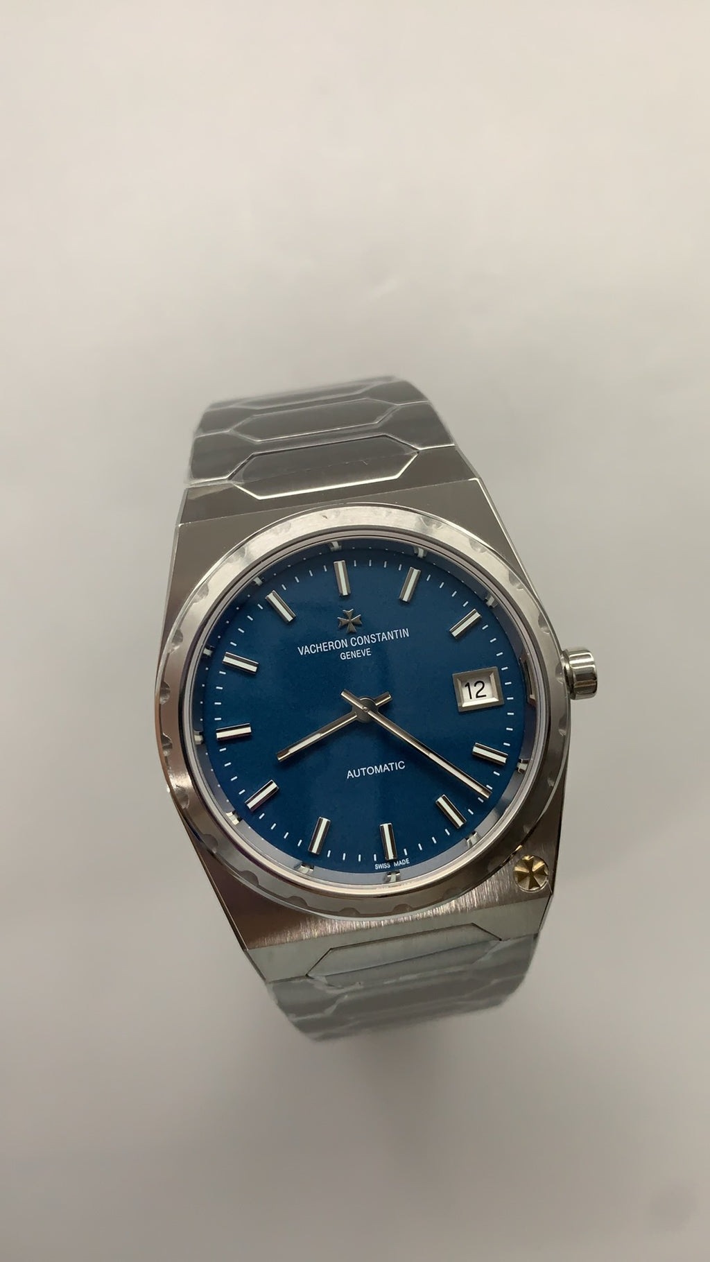 Vacheron Constantin Historiques 222 | 37MM | ตัวเรือนสแตนเลสสตีล/เคลือบสีโรสโกลด์ PVD | หน้าปัดสีทองแชมเปญ | กลไกอัตโนมัติ Cal.2455/2