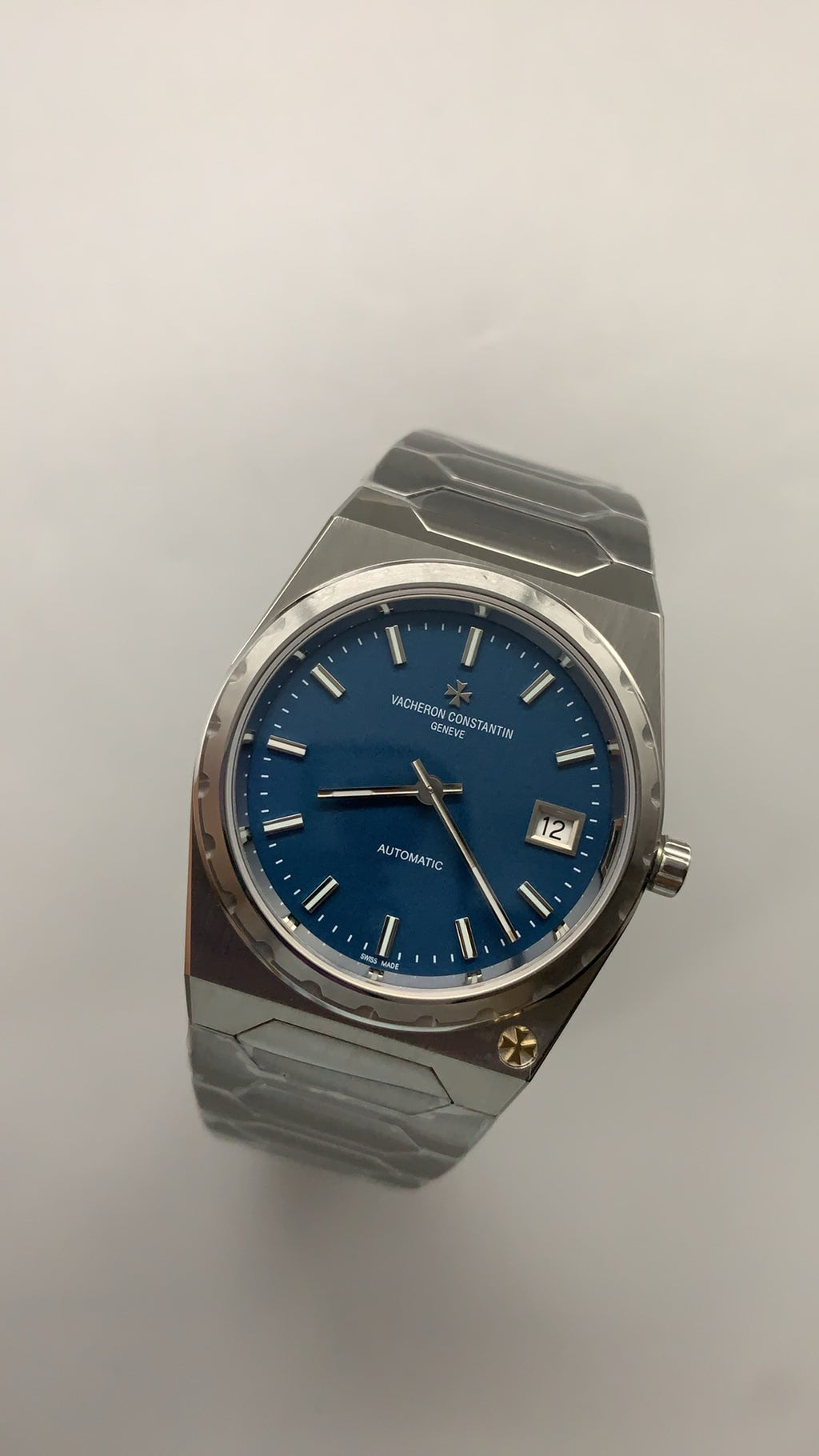 Vacheron Constantin Historiques 222 | 37MM | ตัวเรือนสแตนเลสสตีล/เคลือบสีโรสโกลด์ PVD | หน้าปัดสีทองแชมเปญ | กลไกอัตโนมัติ Cal.2455/2