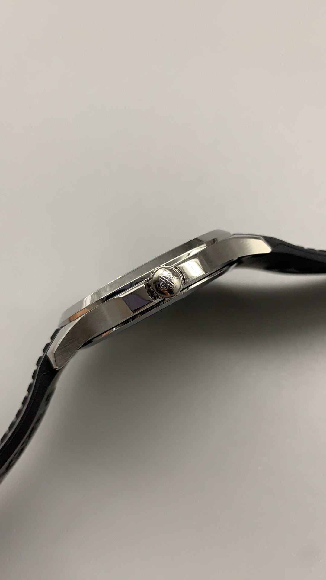 Patek Philippe Aquanaut 5167 | 40MM | หน้าปัดสีดำลายตาราง | สายยาง | กลไกอัตโนมัติ Cal.324 S C