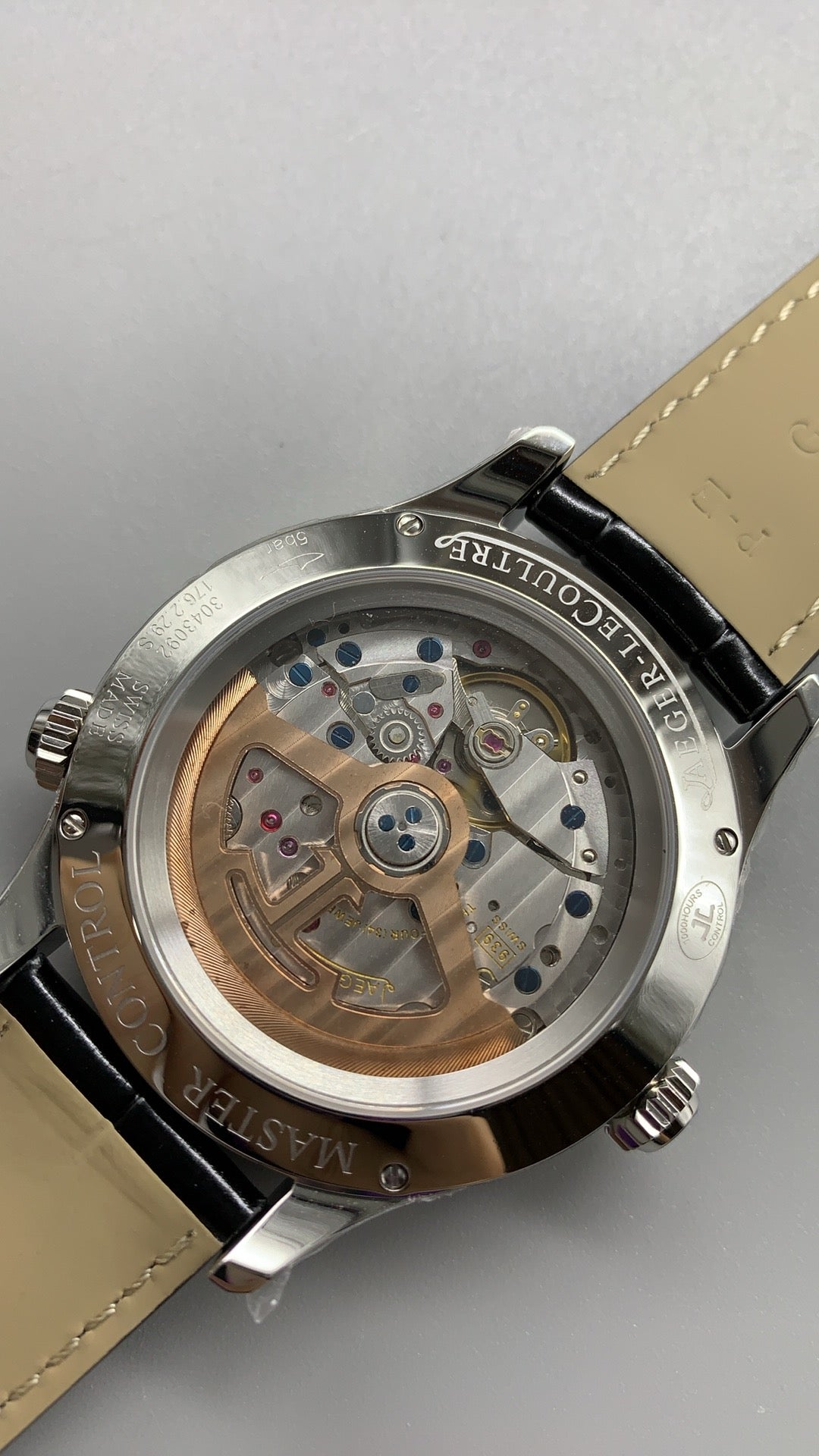 Jaeger-LeCoultre Master Geographic | 39MM | Stainless Steel Case | World Time + Second Time Zone | Silver Dial | Black Alligator Strap | Automatic Movement Cal.939A/1