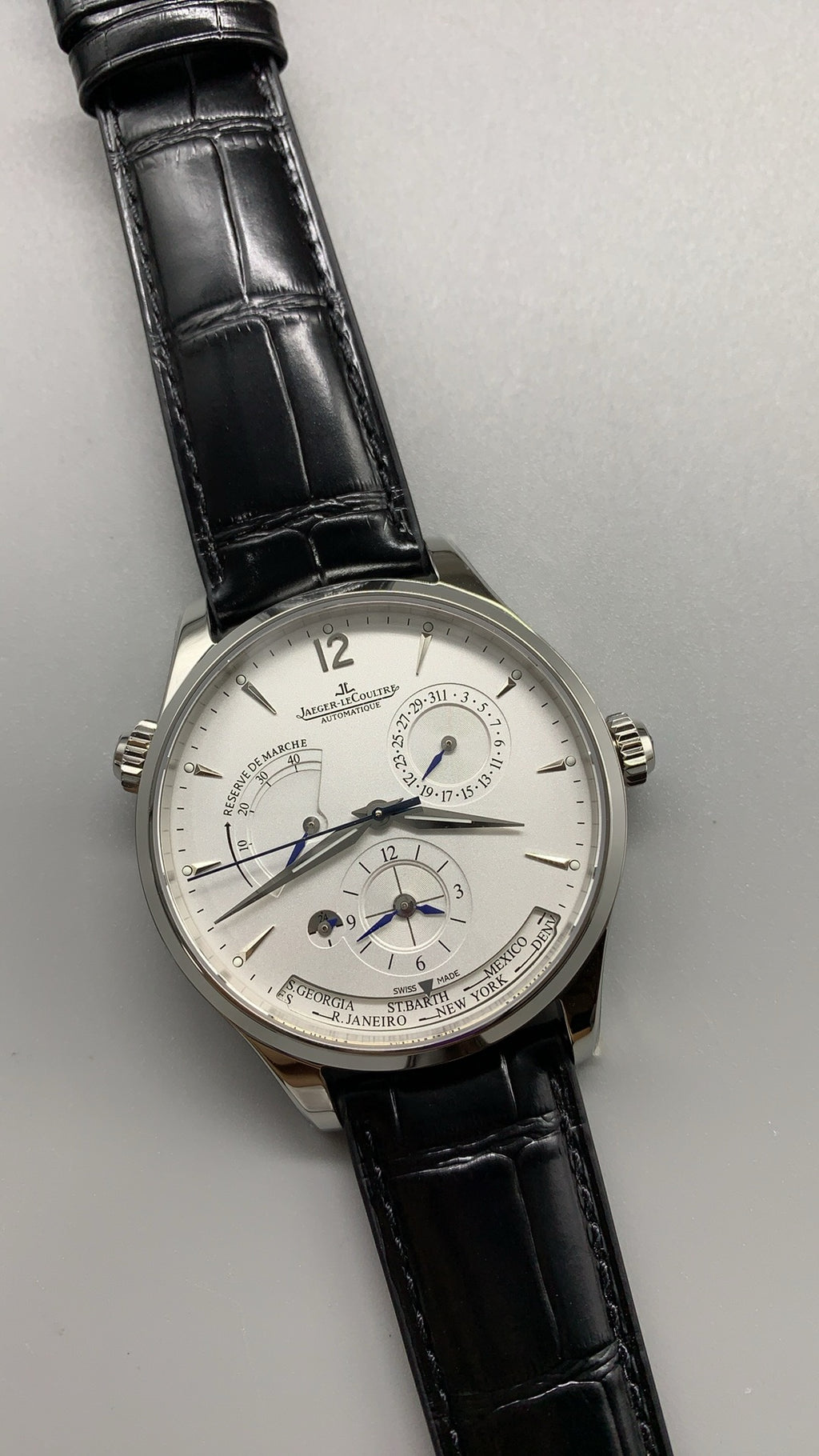 Jaeger-LeCoultre Master Geographic | 39MM | Stainless Steel Case | World Time + Second Time Zone | Silver Dial | Black Alligator Strap | Automatic Movement Cal.939A/1