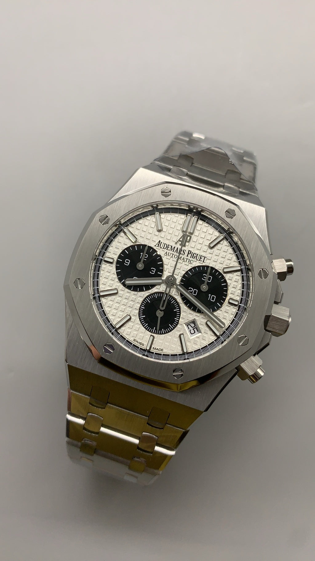 Audemars Piguet Royal Oak 26331ST | 41MM | ตัวเรือนสแตนเลสสตีล | หน้าปัดสีน้ำเงิน | จับเวลา Chronograph | กลไกอัตโนมัติ Cal.2385