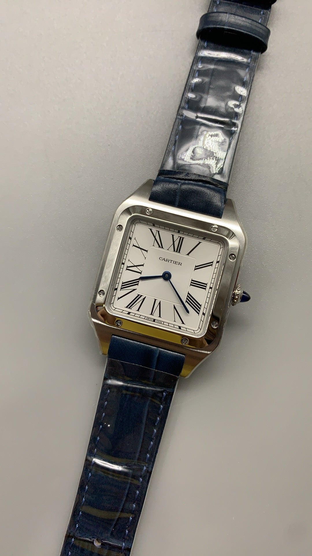 Cartier Tank Louis Dumont | Medium size 43×31 mm | Leather strap | Automatic