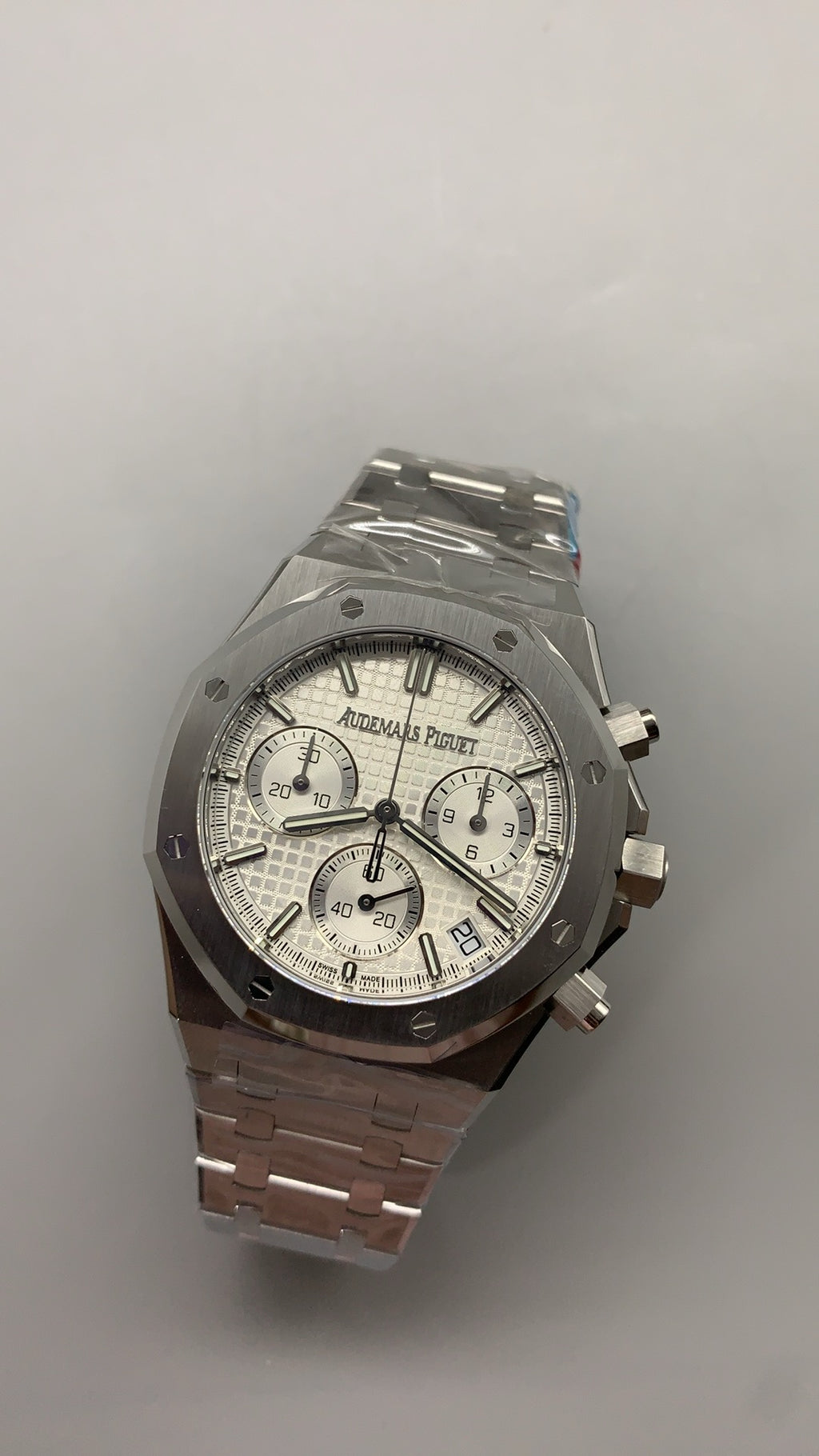 Audemars Piguet Royal Oak 26240ST | 41MM | ตัวเรือนสแตนเลสสตีล | หน้าปัดสีขาว | จับเวลา Chronograph | กลไกอัตโนมัติ Cal.4401