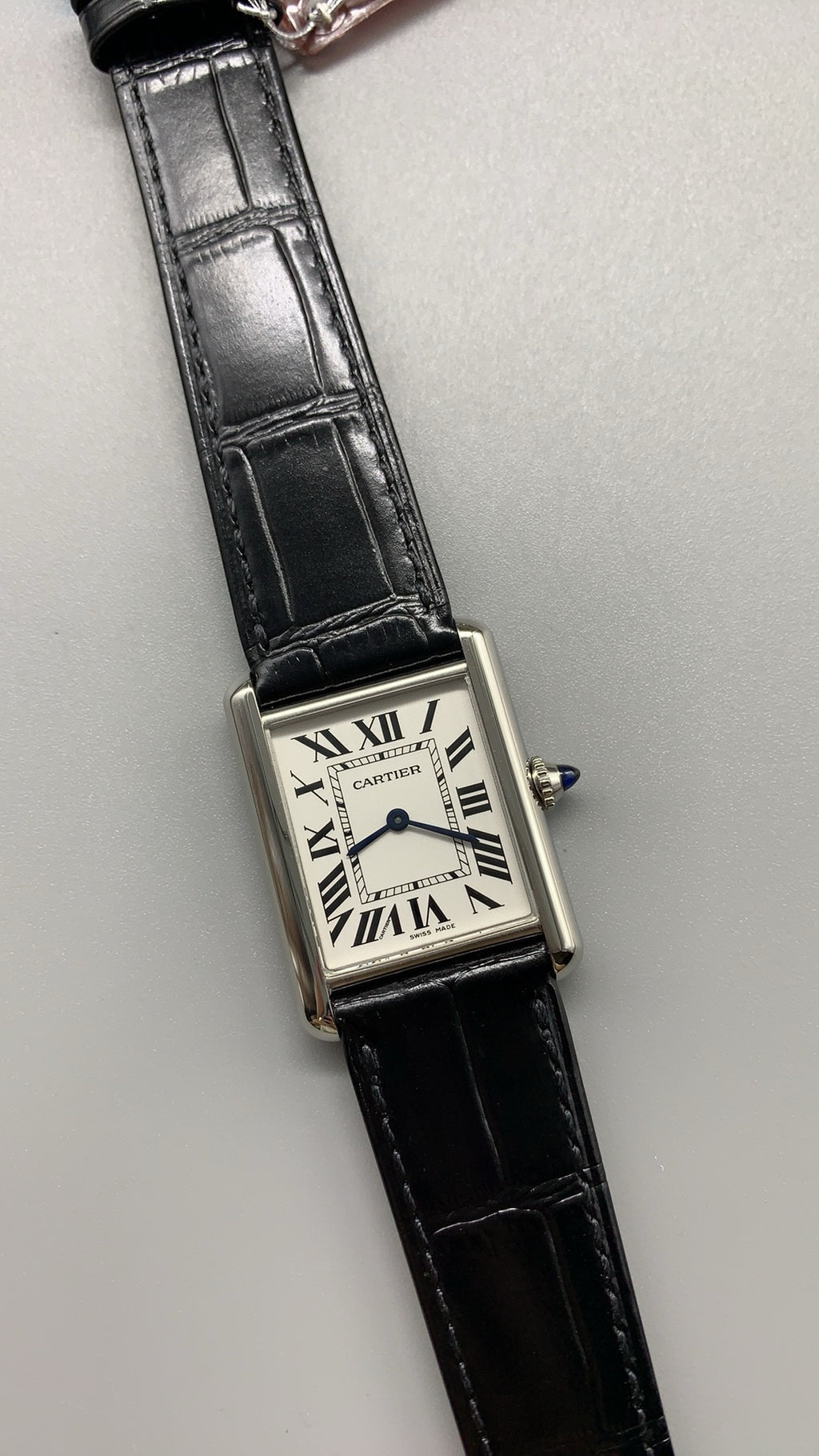 Cartier Tank | ขนาดกลาง (Medium) | สายหนัง | ควอตซ์
