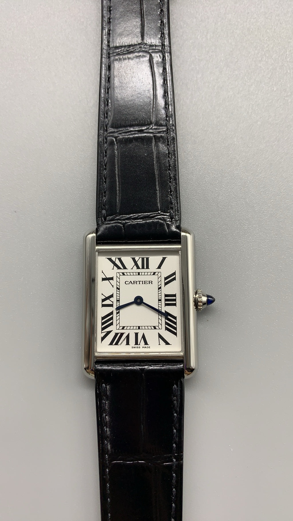 Cartier Tank | ขนาดกลาง (Medium) | สายหนัง | ควอตซ์