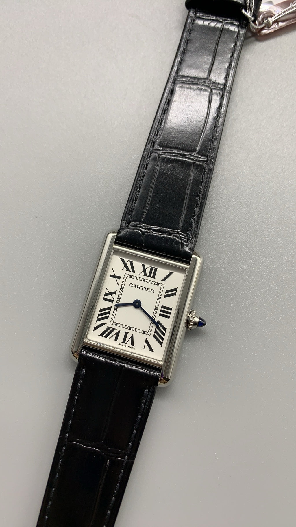 Cartier Tank | ขนาดกลาง (Medium) | สายหนัง | ควอตซ์