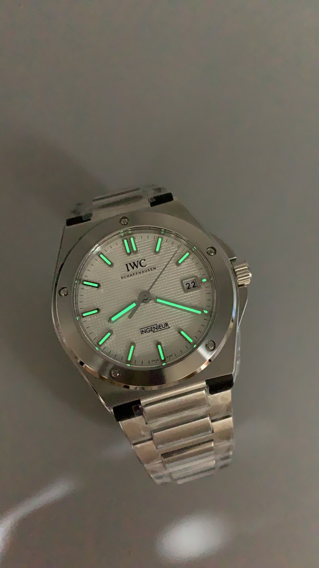 IWC Ingenieur Automatic 40 | 40MM | ตัวเรือนสแตนเลสสตีล | ฟังก์ชันวันที่ | หน้าปัดสีขาว | สายเหล็กสแตนเลส | กลไกอัตโนมัติ Cal.32111