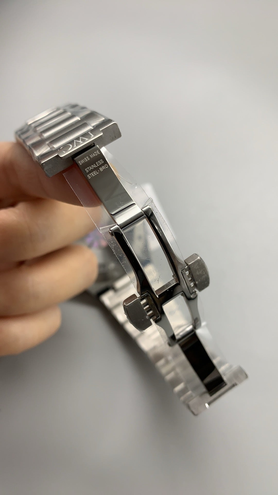 IWC Ingenieur Automatic 40 | 40MM | ตัวเรือนสแตนเลสสตีล | ฟังก์ชันวันที่ | หน้าปัดสีดำ | สายเหล็กสแตนเลส | กลไกอัตโนมัติ Cal.32111